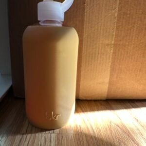 Bkr Bottle Big in Goldie